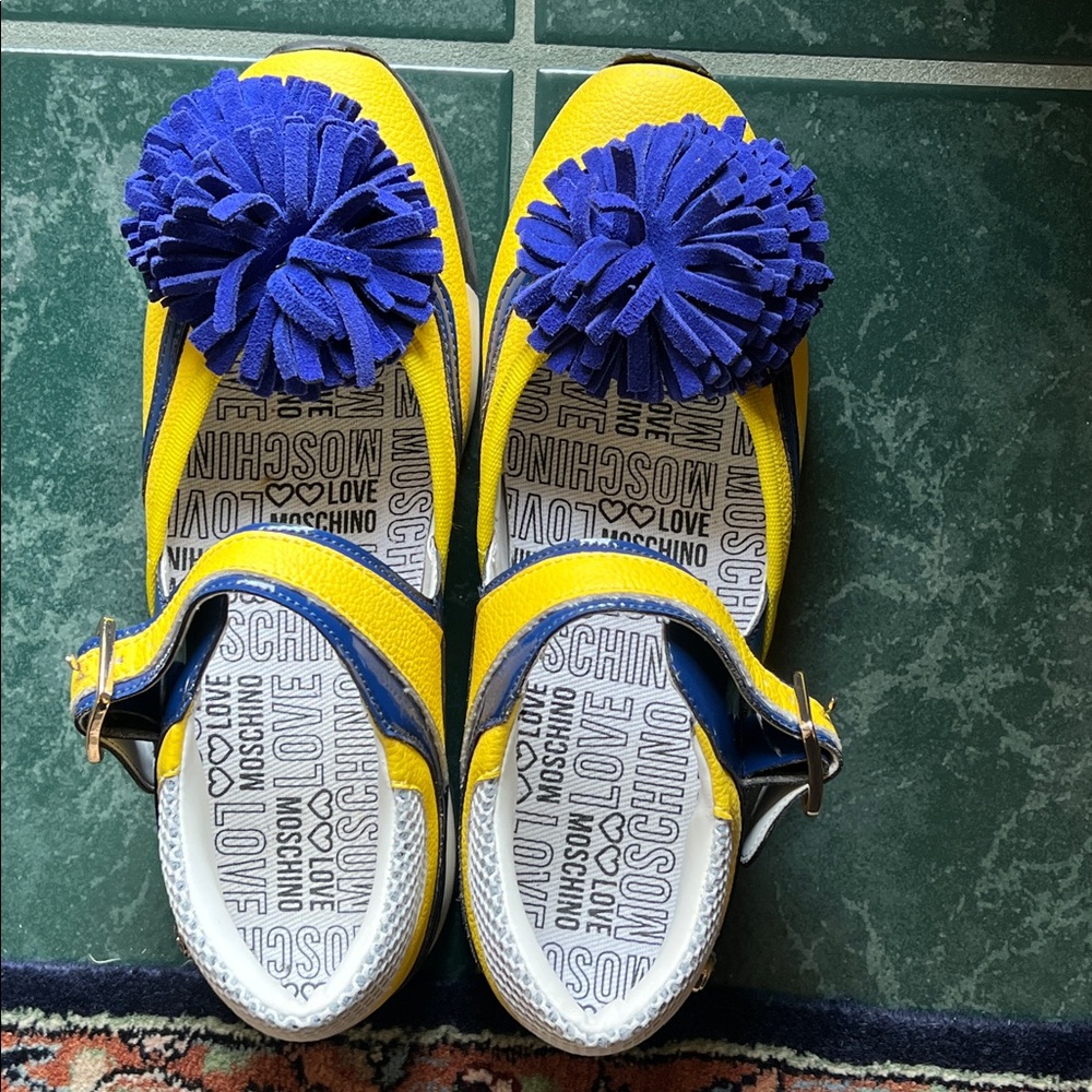 MOSCHNO LOVE SHOES